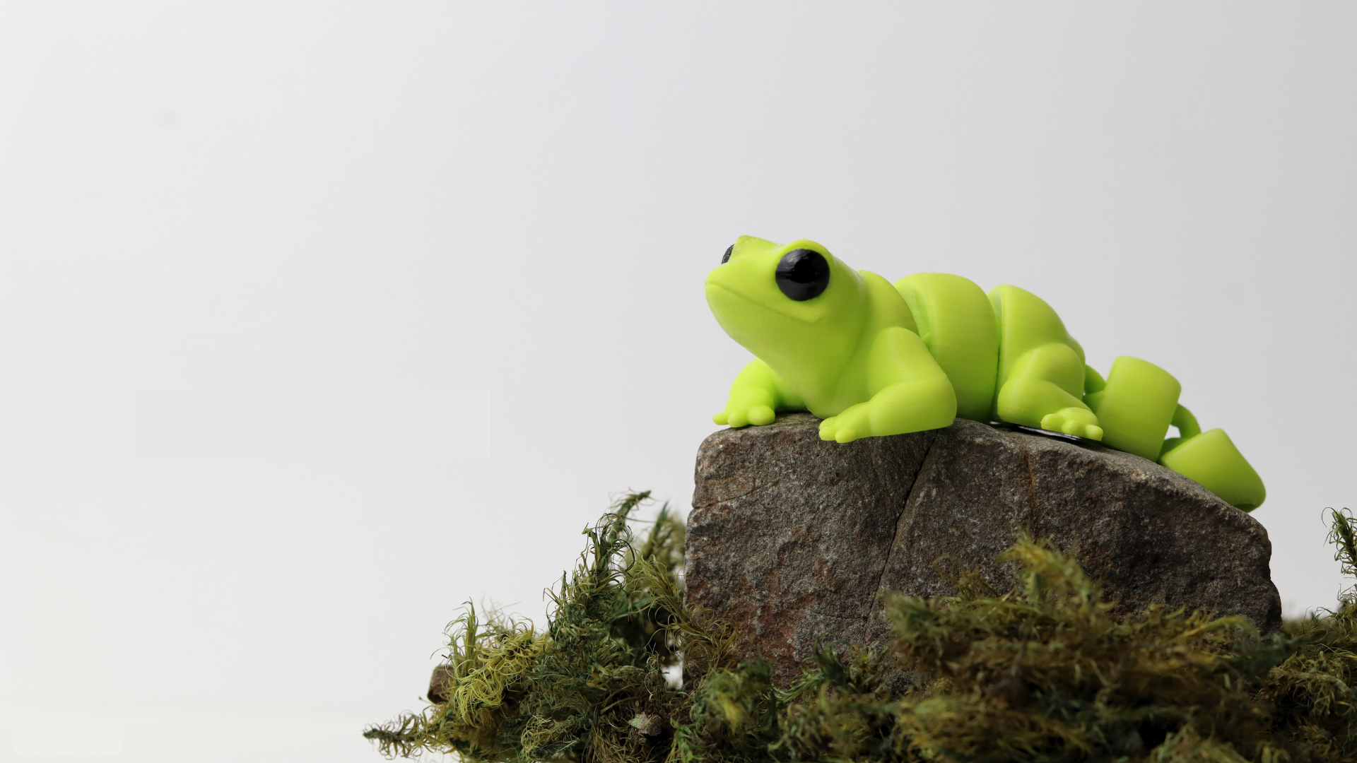 Krew3D Printables - Tiny Lizard - 3D Printed, Articulated, and Super Wiggly | 3D Printed Flexible Fidget Collectible Gift for Kids & Adults | ZOU3D