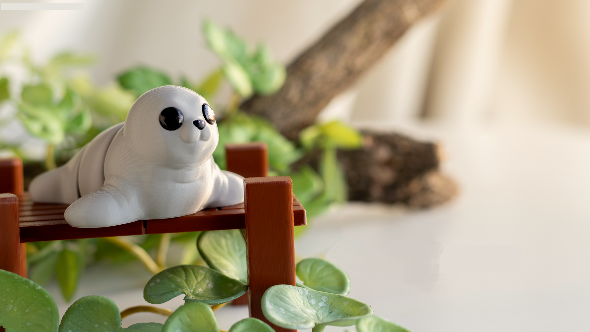 Krew3D Printables - TIny Seal - 3D Printed, Articulated, and Super Wiggly | 3D Printed Flexible Fidget Collectible Gift for Kids & Adults | ZOU3D