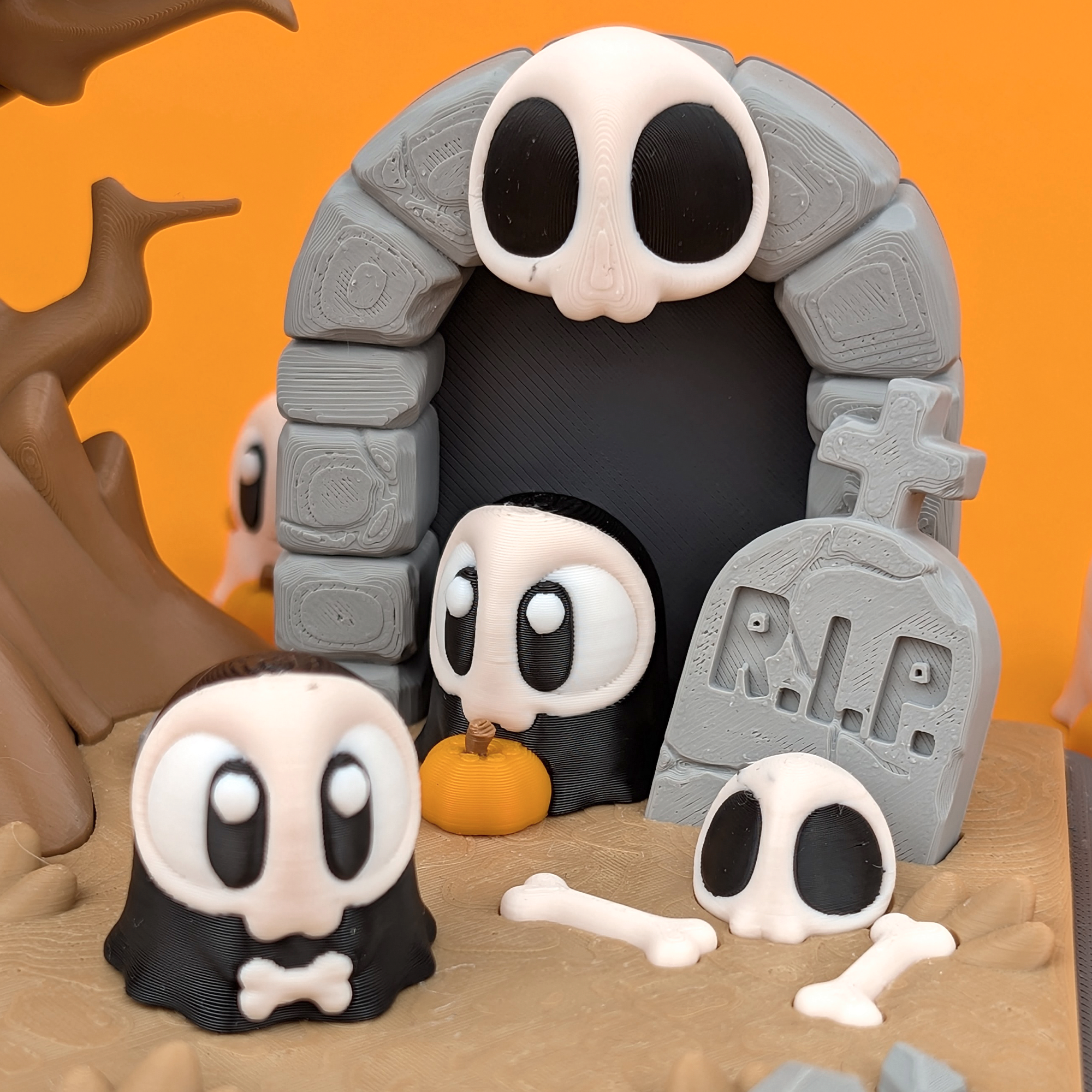 Flexi Ghost & Graveyard Showcase – Spooky-Cute Halloween Collectible